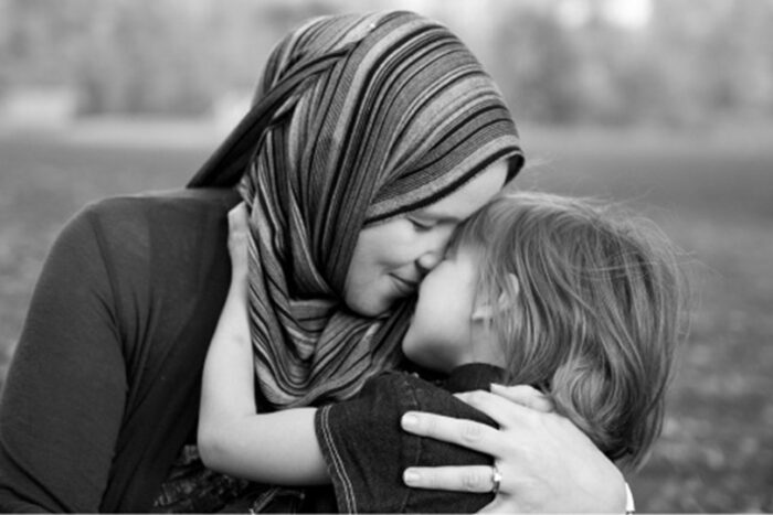 إزاى تخلى بنتك واثقة من نفسها طول الوقت؟