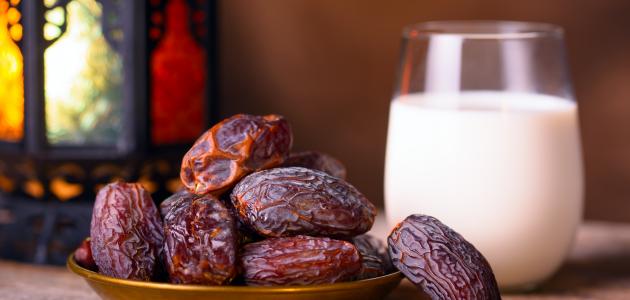 فوائد التمر مع الحليب