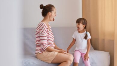 التأخر اللغوي عند الأطفال: الأسباب، الأعراض، وطرق العلاج