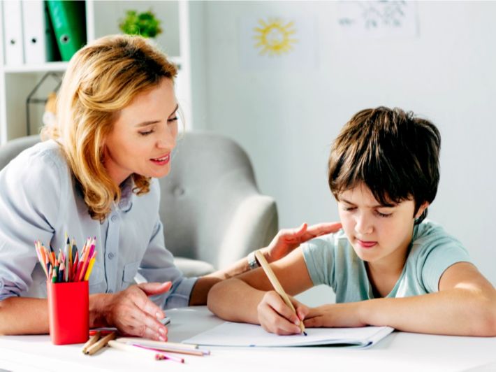 صعوبات التعلّم: المفهوم، الأنواع، الأسباب، التشخيص، وطرق العلاج الحديثة